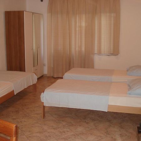 Guest House Karevic Hvar Town Quarto foto