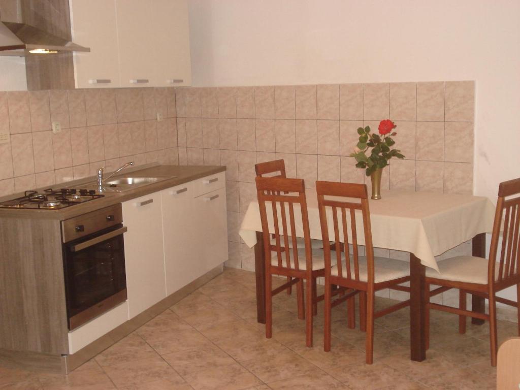 Guest House Karevic Hvar Town Quarto foto
